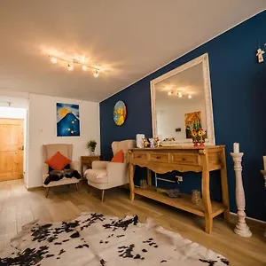 Cozy - La Casa De Luna