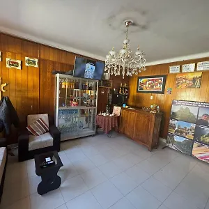 Huayna House Go Konukevi
