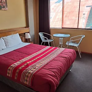 Bed & Breakfast Hermoza House 2*