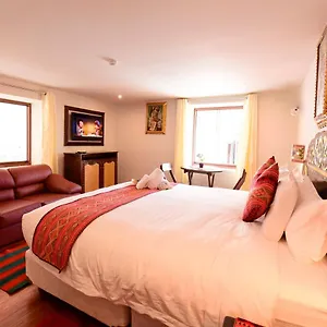 Boutique Gold Garden Hotel 3*