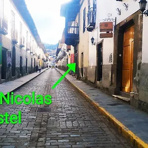 Anais Y Nicolas Hostel