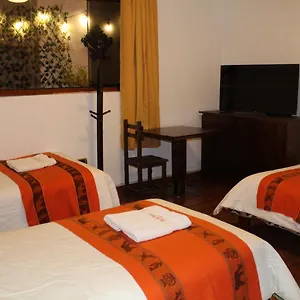 Guest house Kaaro House