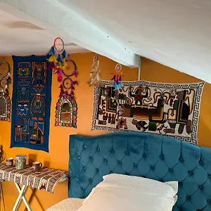 Cozy With Terrace Center Apartment
