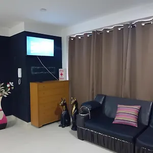Appartamento Departamento Con 2 Dormitorios, Cochera, Y Hasta 5 Huesped