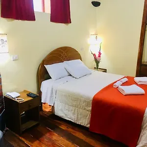 Hotel Alli's House *